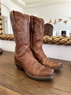 Idyllwind Brown Leather Embroidered Western Heeled Boots
